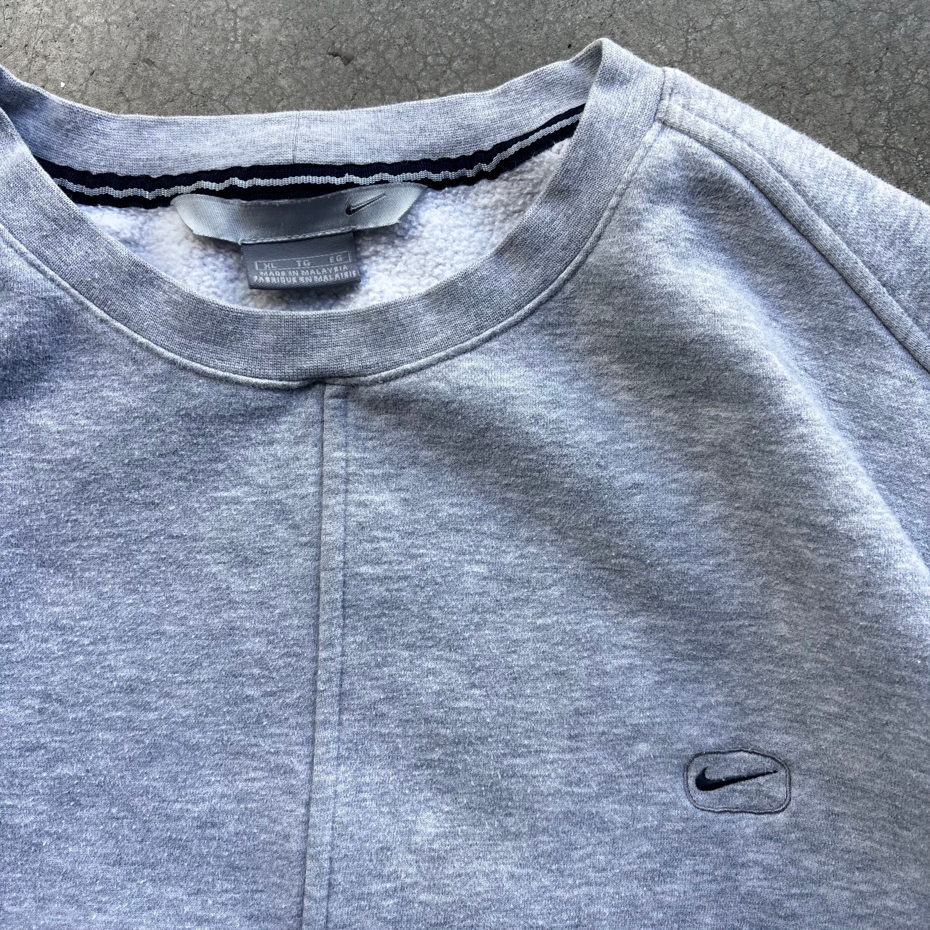 00s NIKE GREY CREWNECK - XL