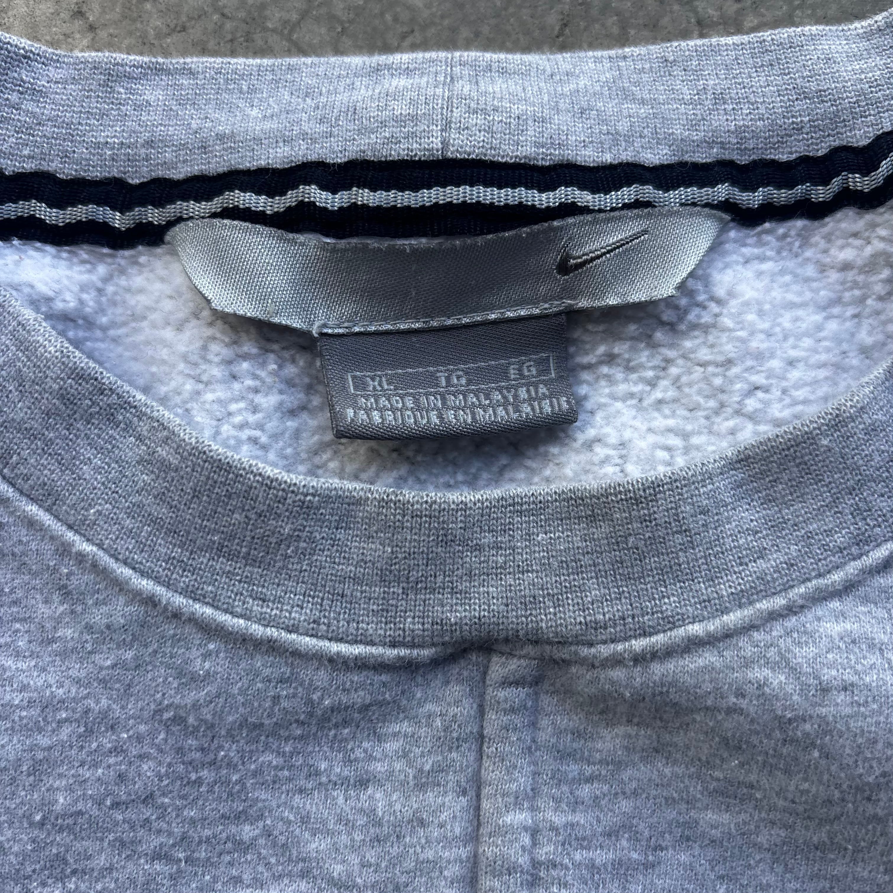 00s NIKE GREY CREWNECK - XL