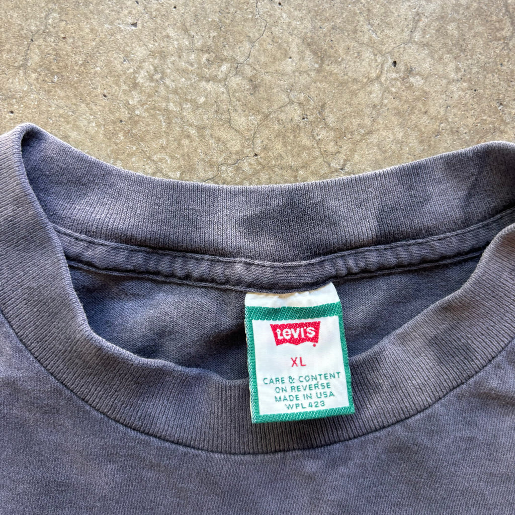 00s LEVI STRAUSS & CO TEE - XL