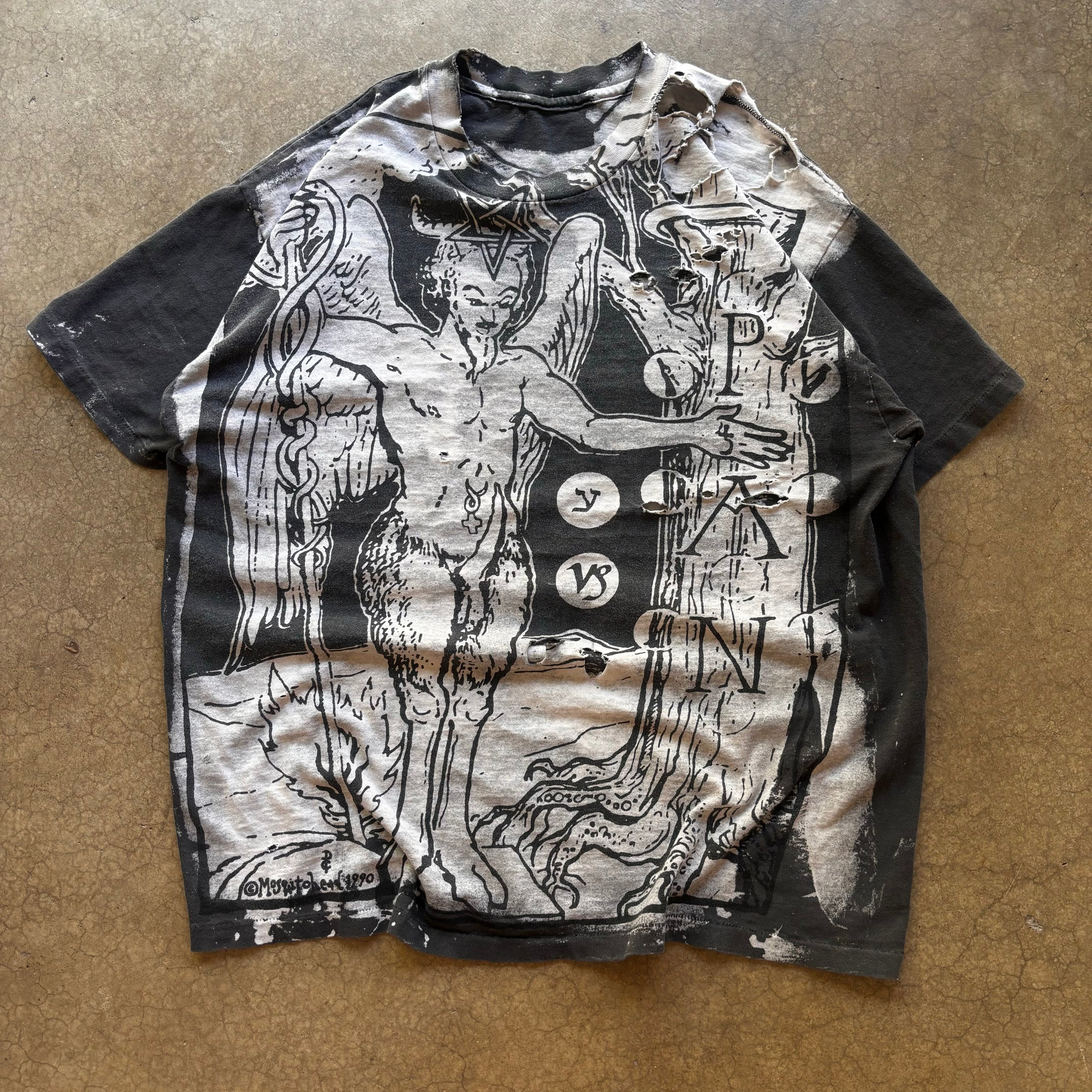 90s DISTRESSED BAPHOMET MOSQUITOHEAD - XL