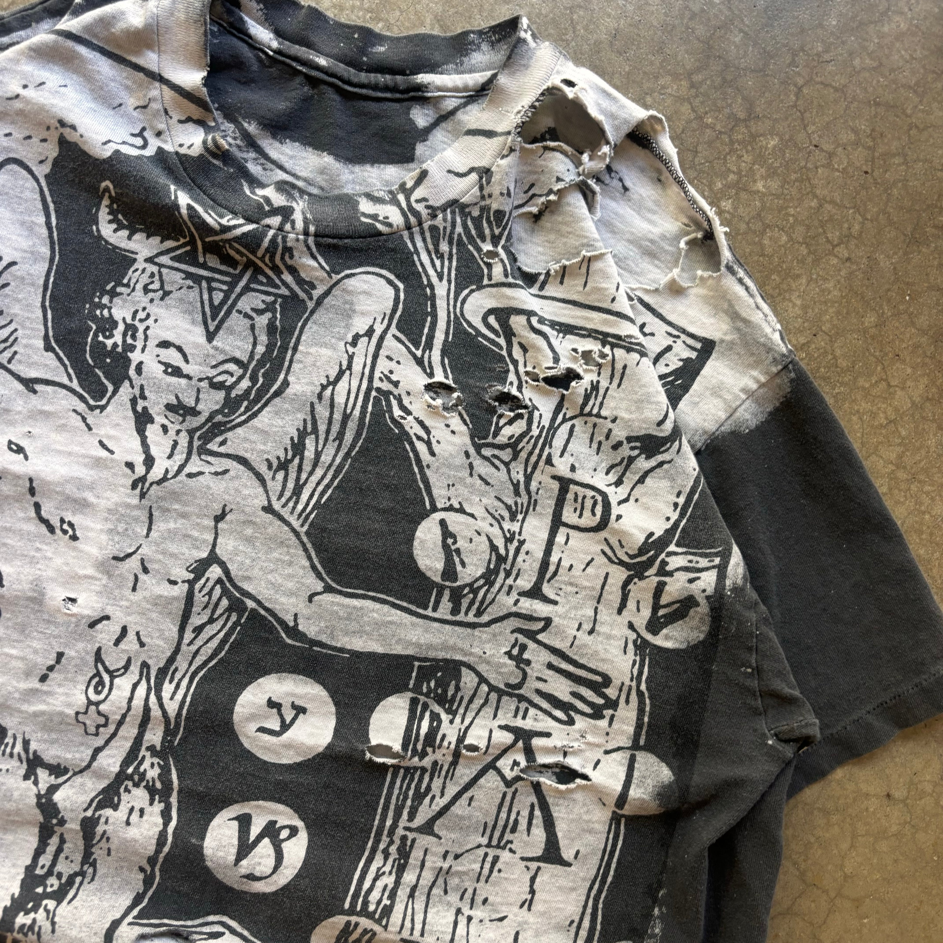 90s DISTRESSED BAPHOMET MOSQUITOHEAD - XL
