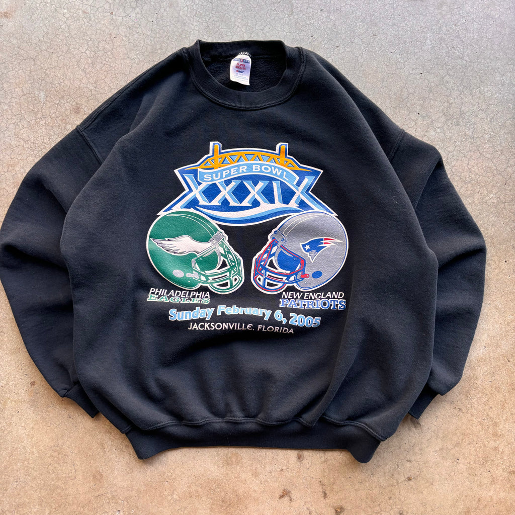 00s SUPERBOWL EAGLES V PATRIOTS CREWNECK - XL