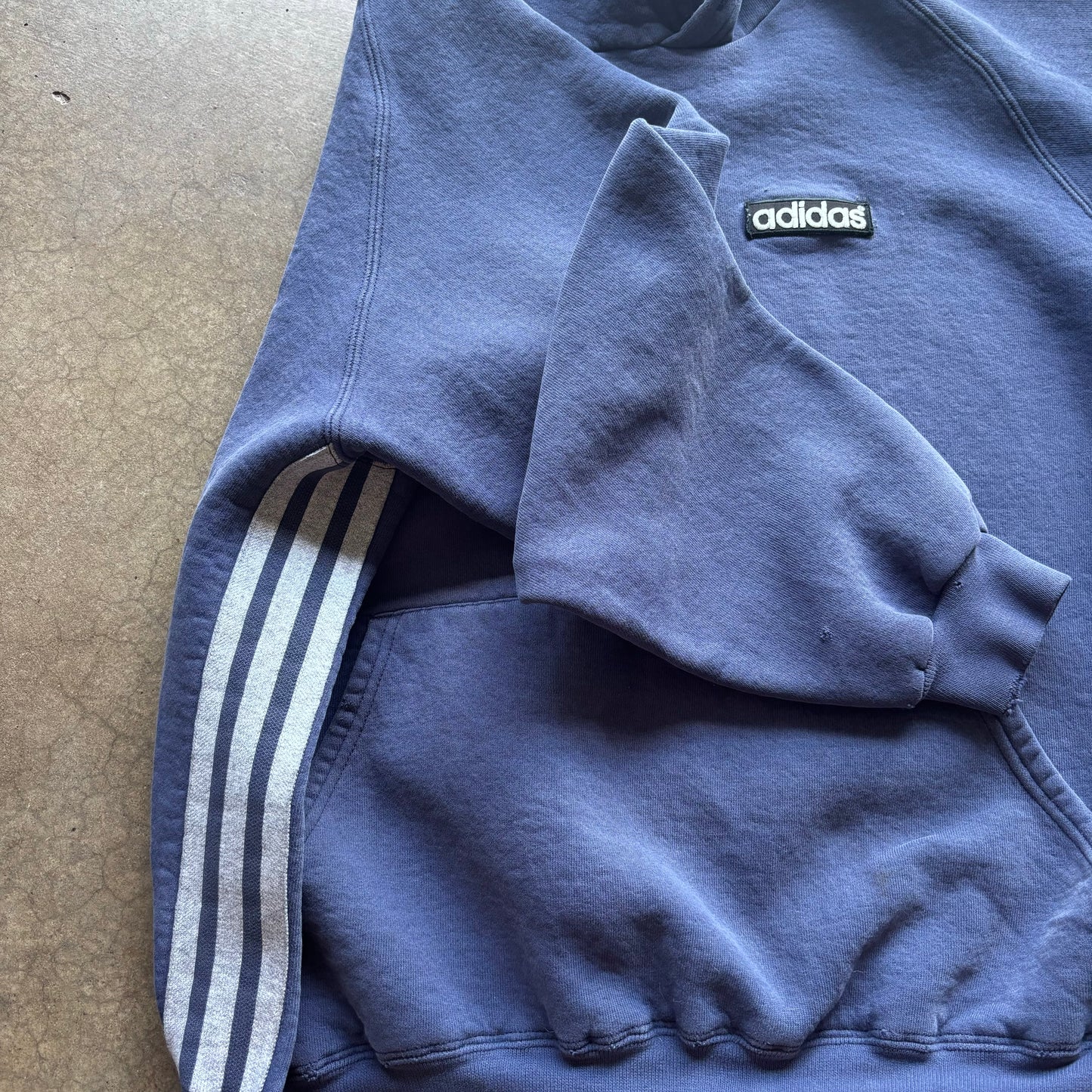 VINTAGE ADIDAS HOODIE - L