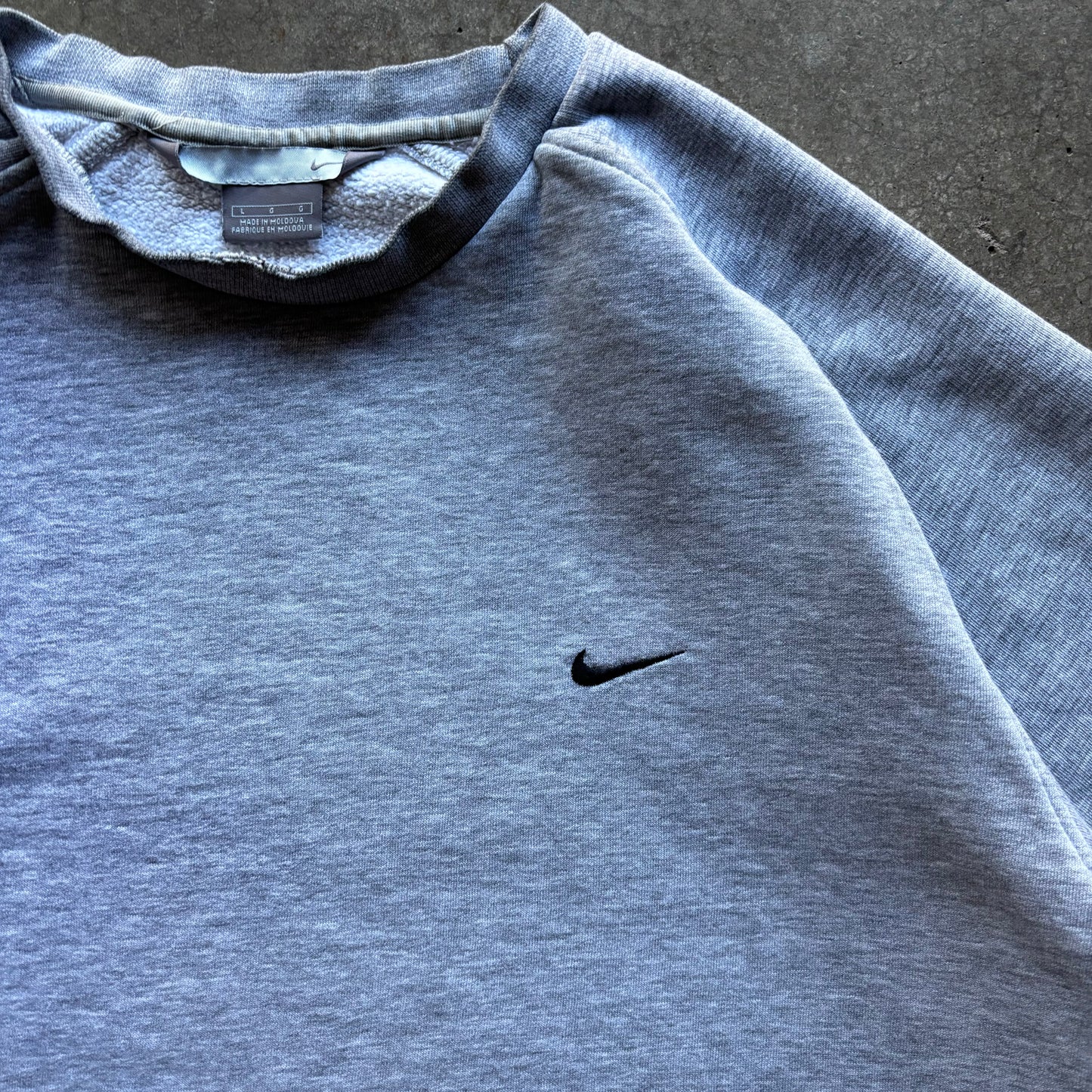 VINTAGE NIKE GRAY BAR CREW - L