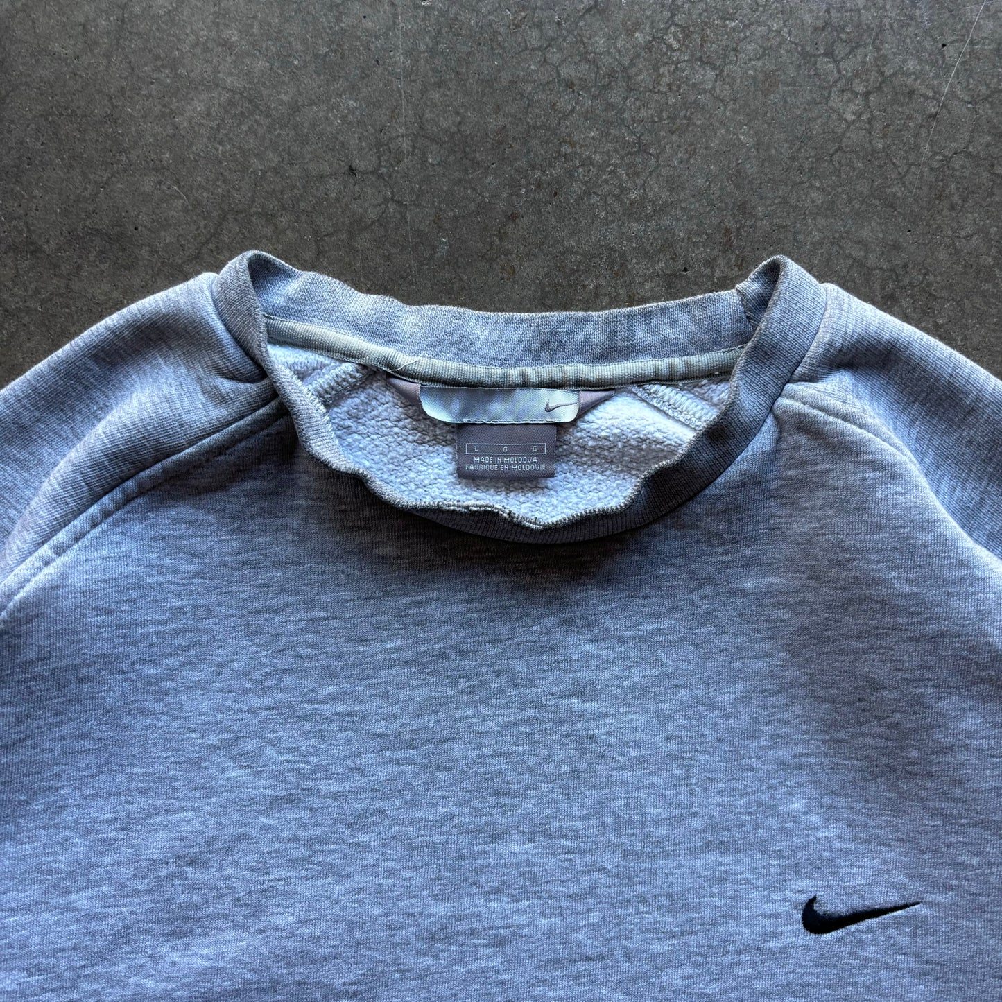 VINTAGE NIKE GRAY BAR CREW - L