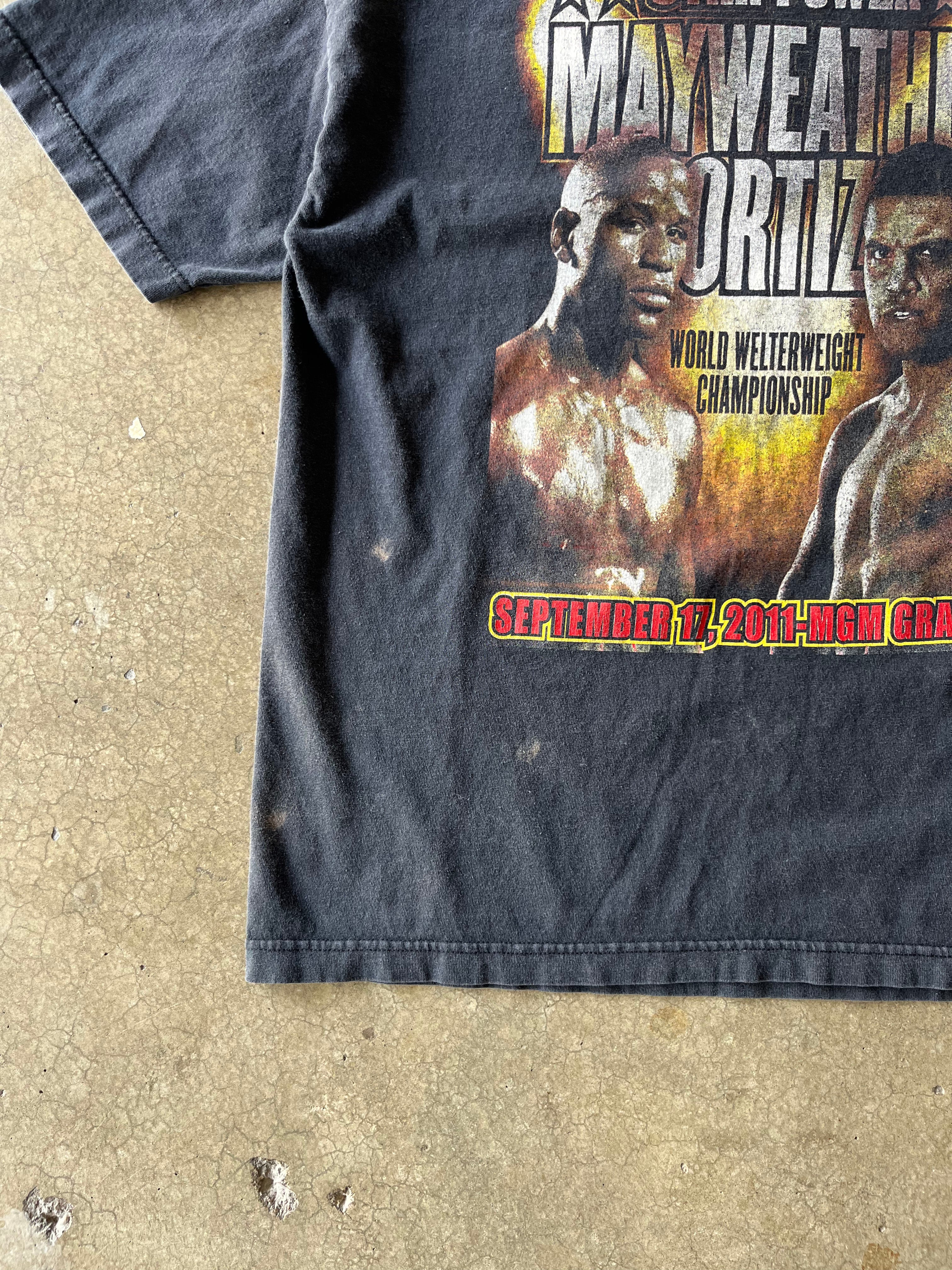 00S MAYWEATHER VS ORTIZ BOXING TEE - L
