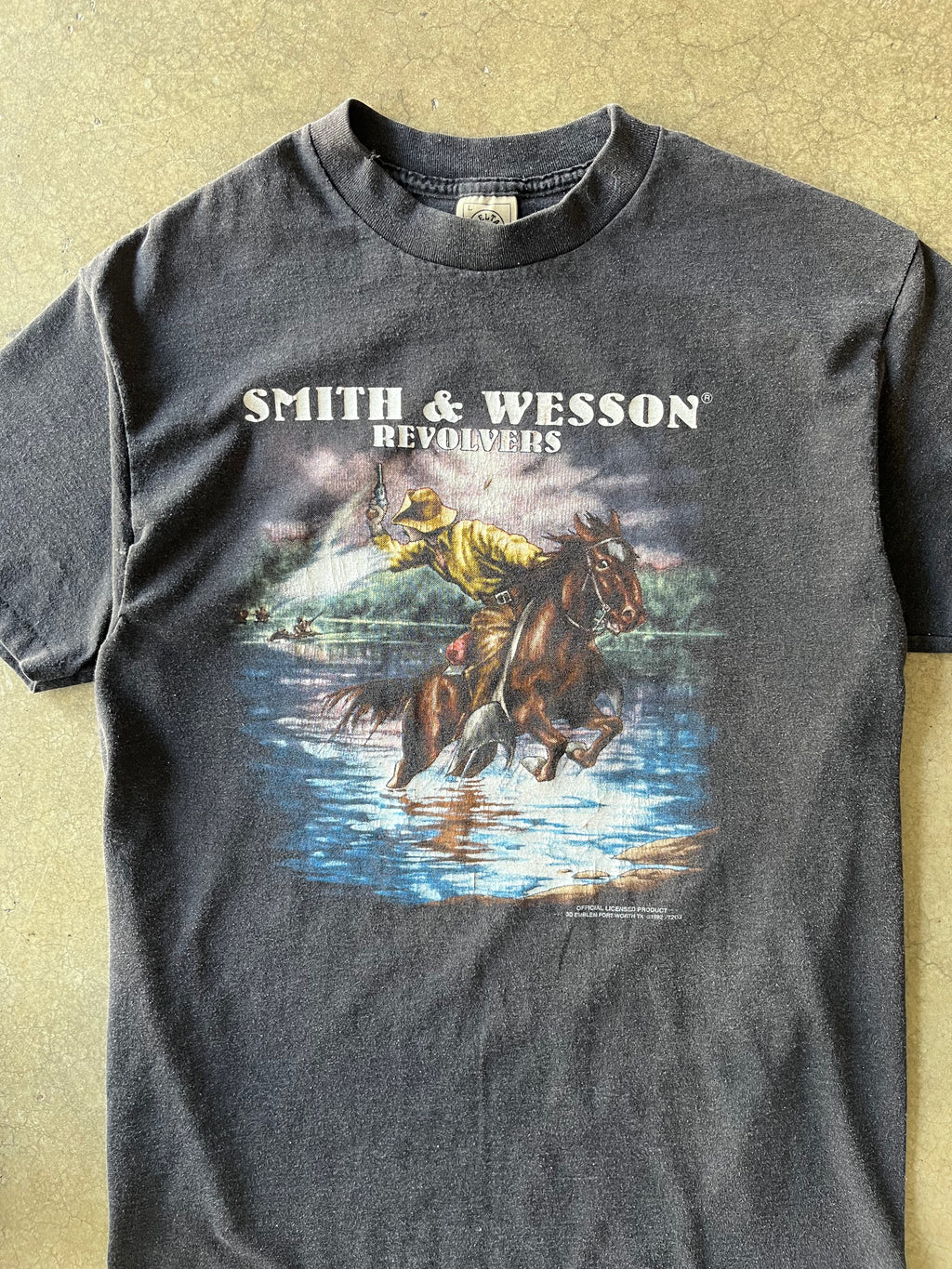 90S 3D EMBLEM SMITH AND WESSON TEE - L