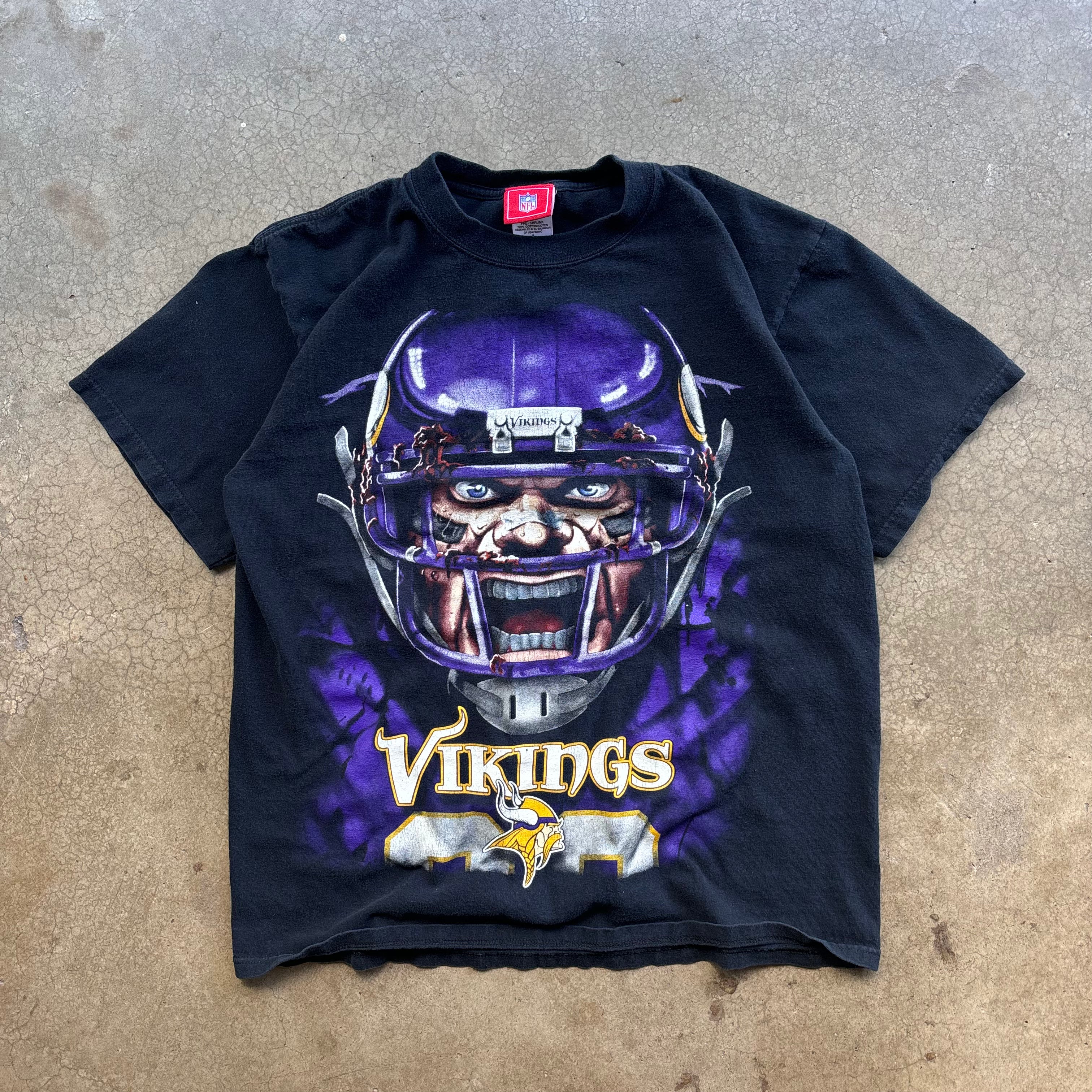 00s VIKINGS HELMET TEE - L