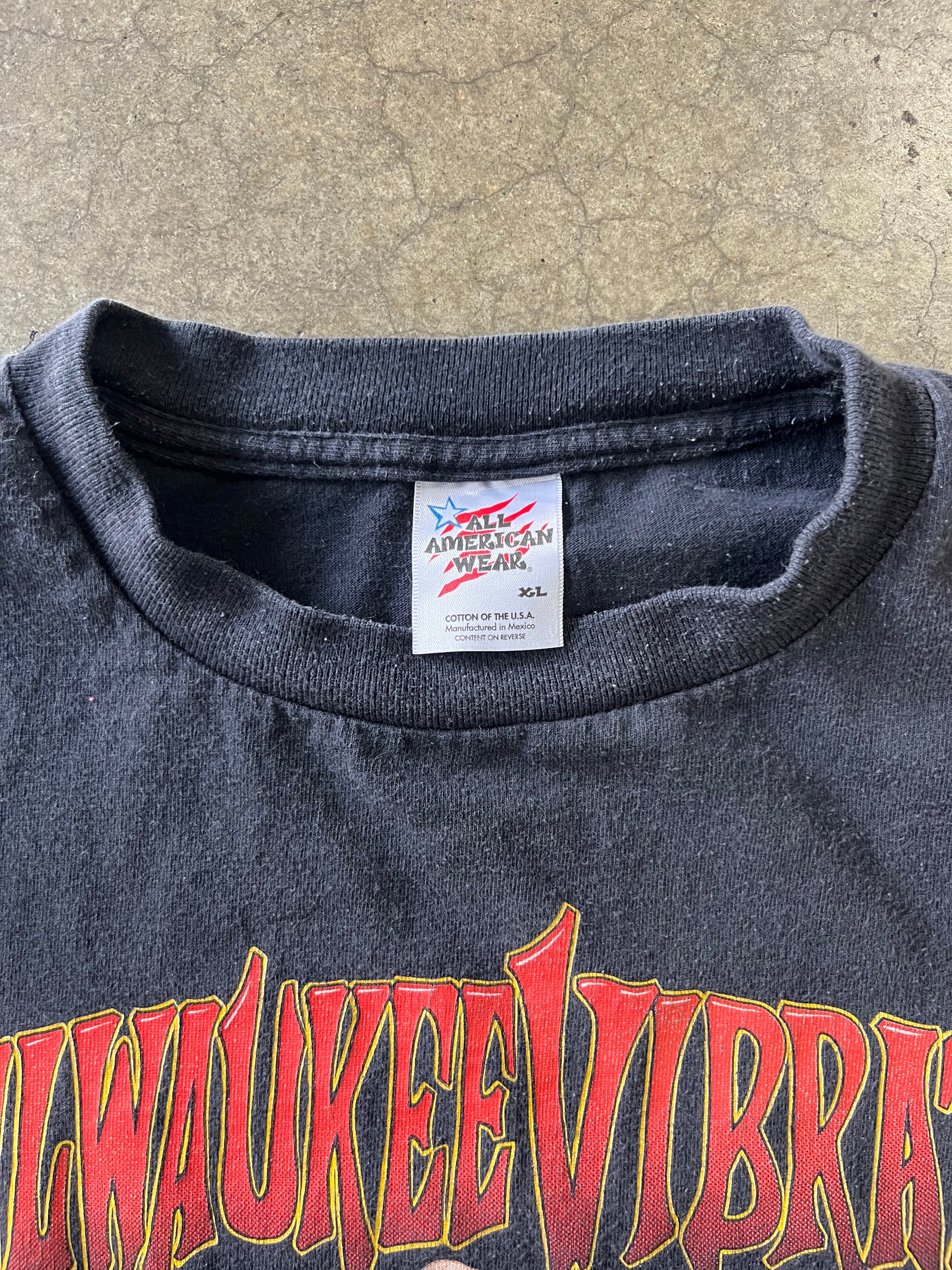 90S MILWAUKEE VIBRATORS CUT OFF TEE - XL