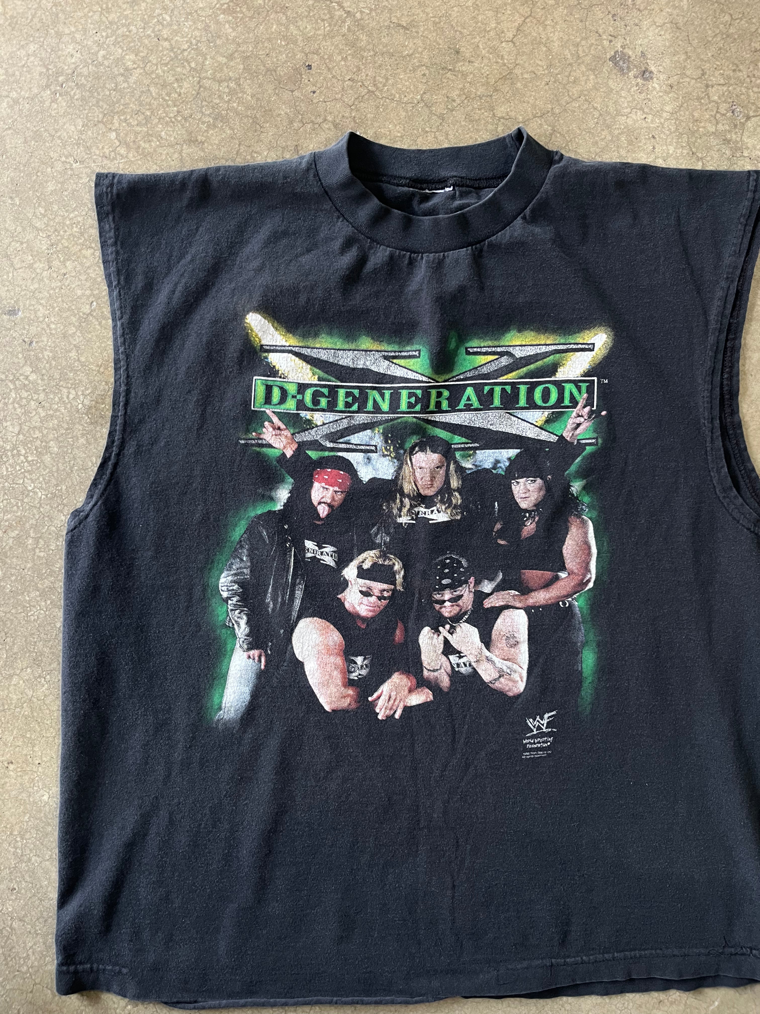 00S WWE DEGENERATION X CUT OFF TEE - XL