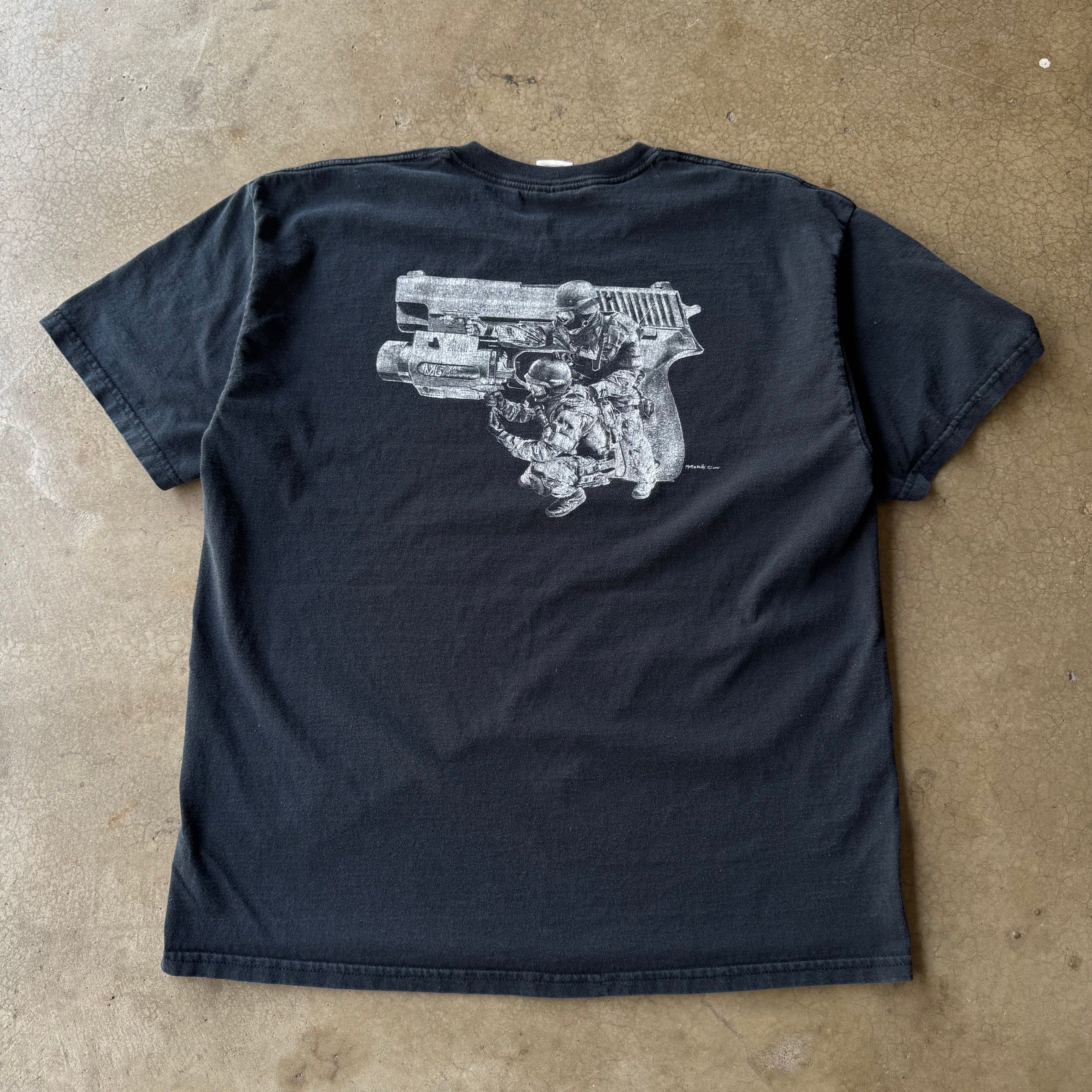00S SIG SAUR GUN TEE - XL