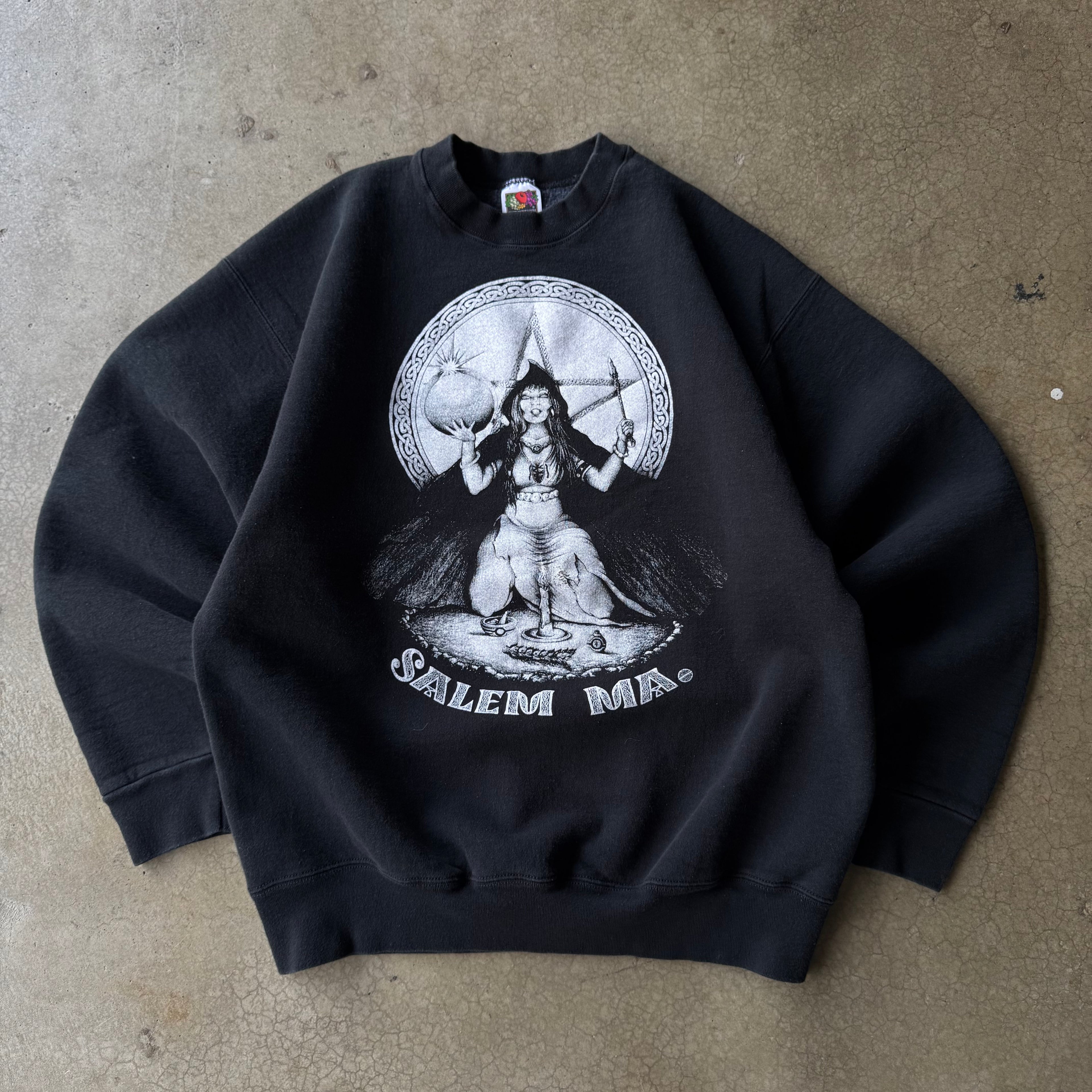 90s SALEM MA.CREWNECK - XL