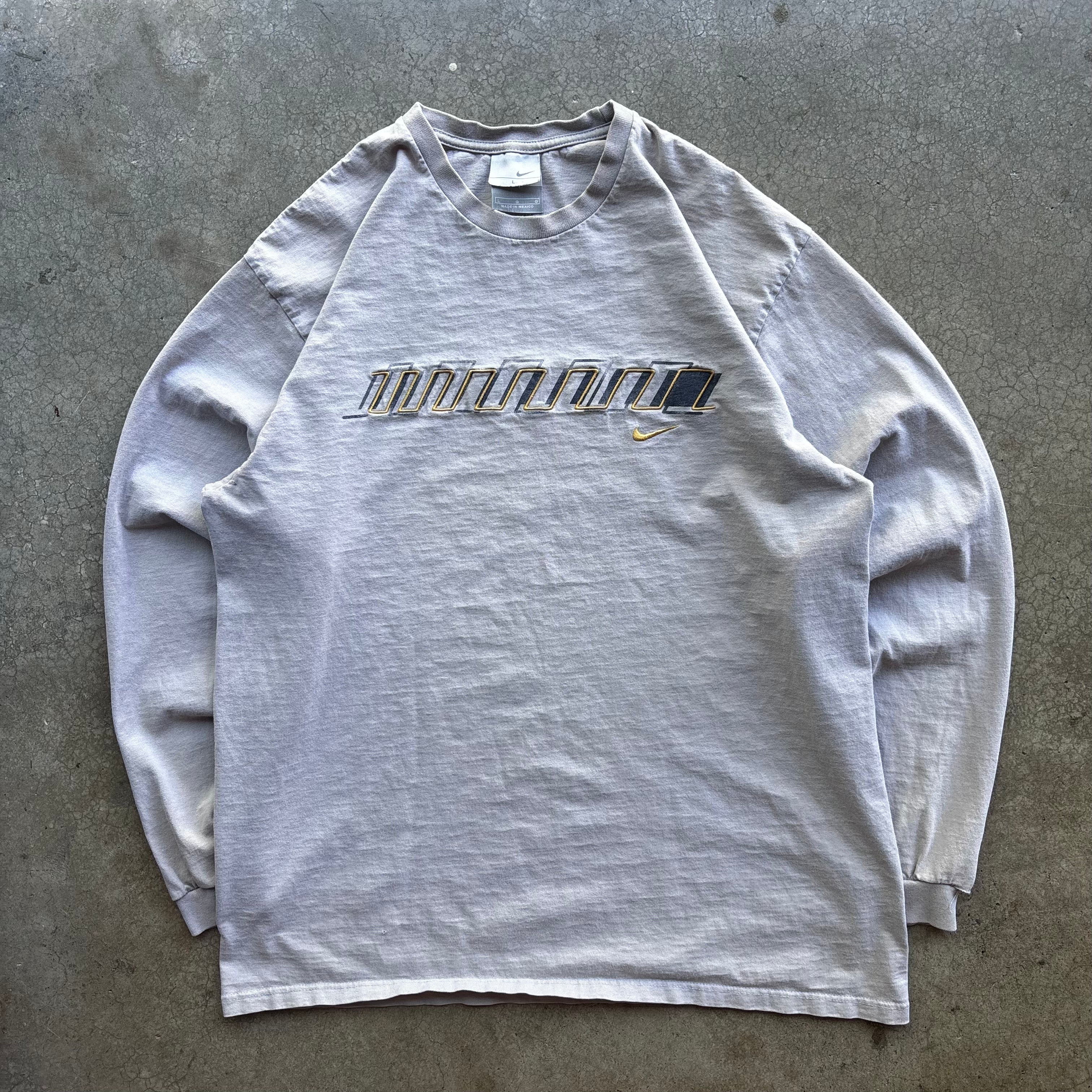 00s NIKE LONGSLEEVE TEE - L