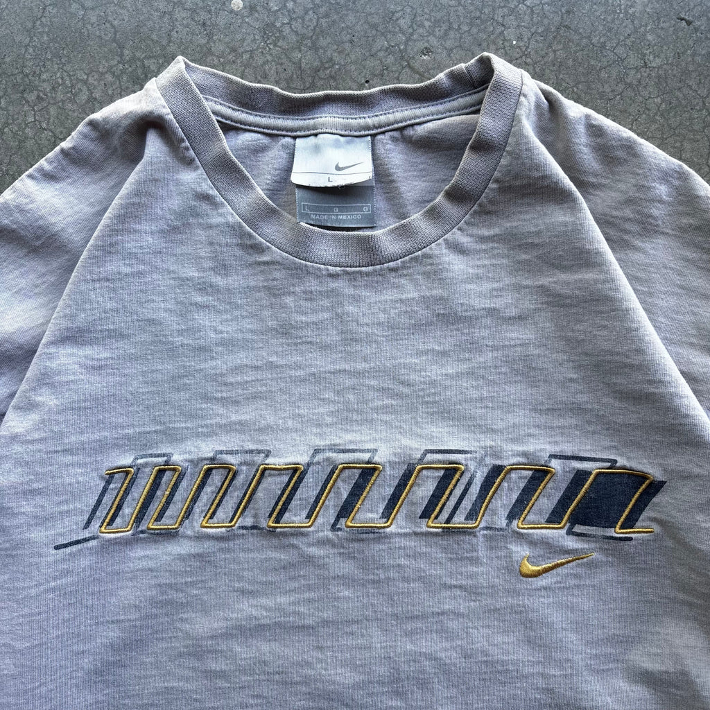 00s NIKE LONGSLEEVE TEE - L