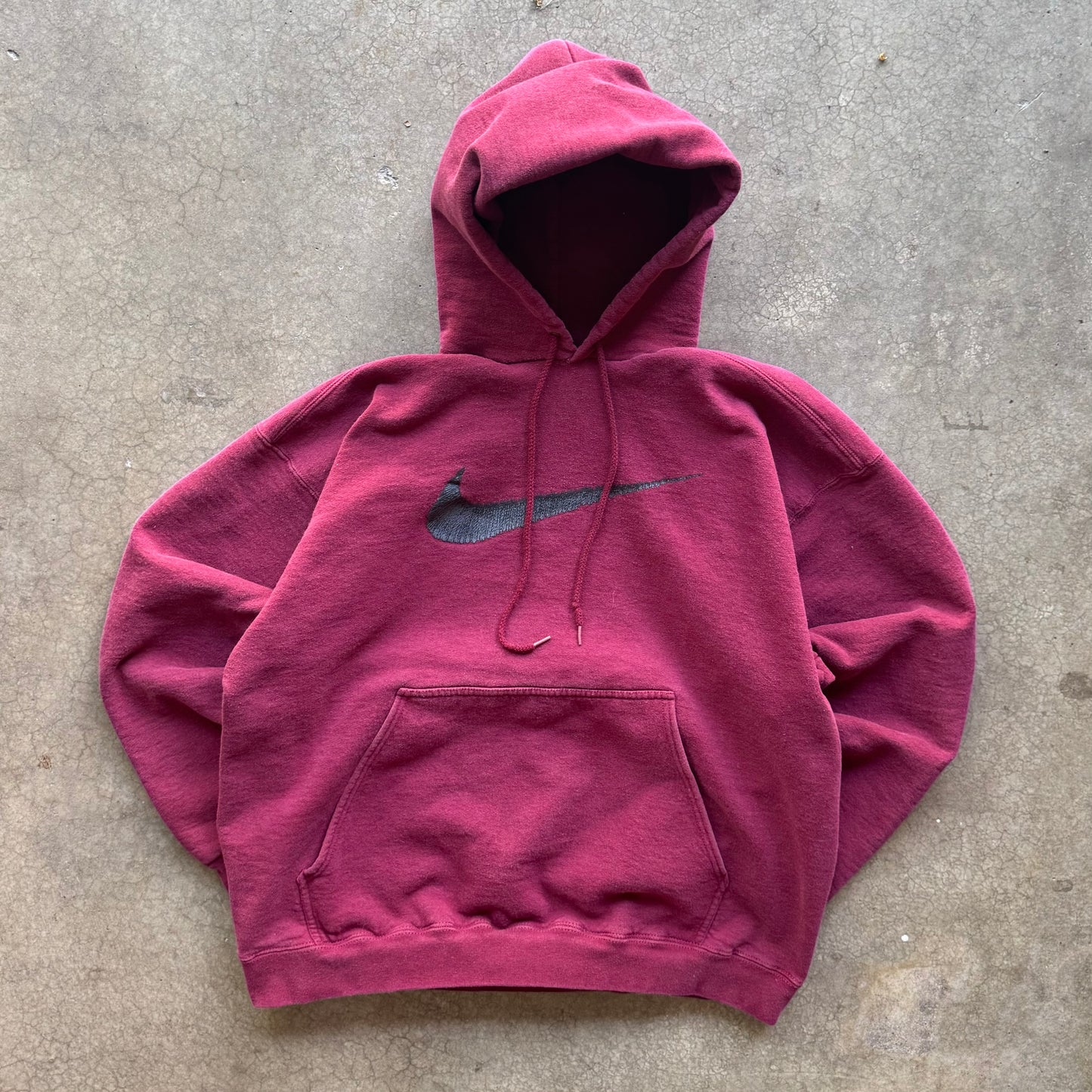 VINTAGE RED NIKE HOODIE - XL