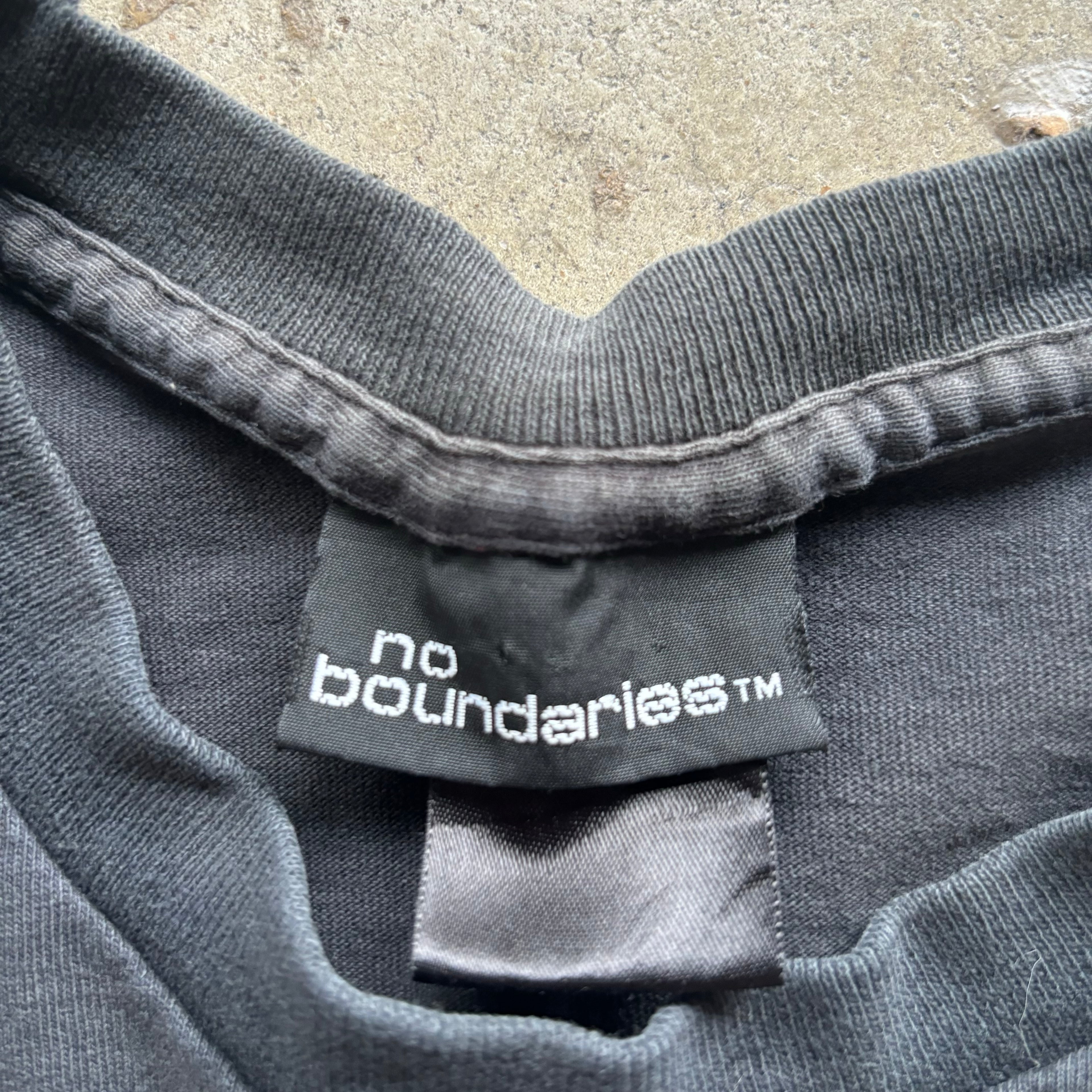 00s STONE KNIGHTS TEE - L