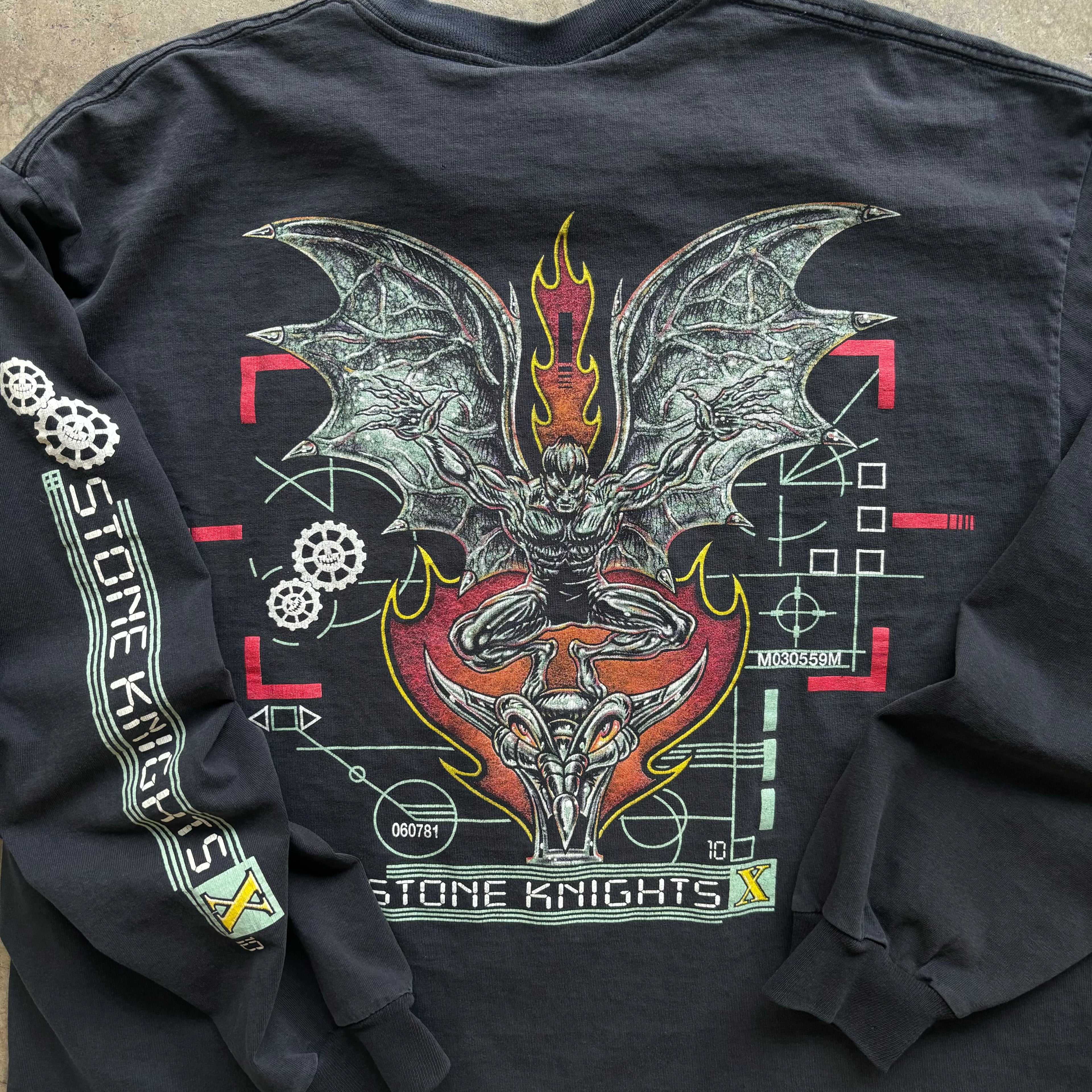 00s STONE KNIGHTS TEE - L