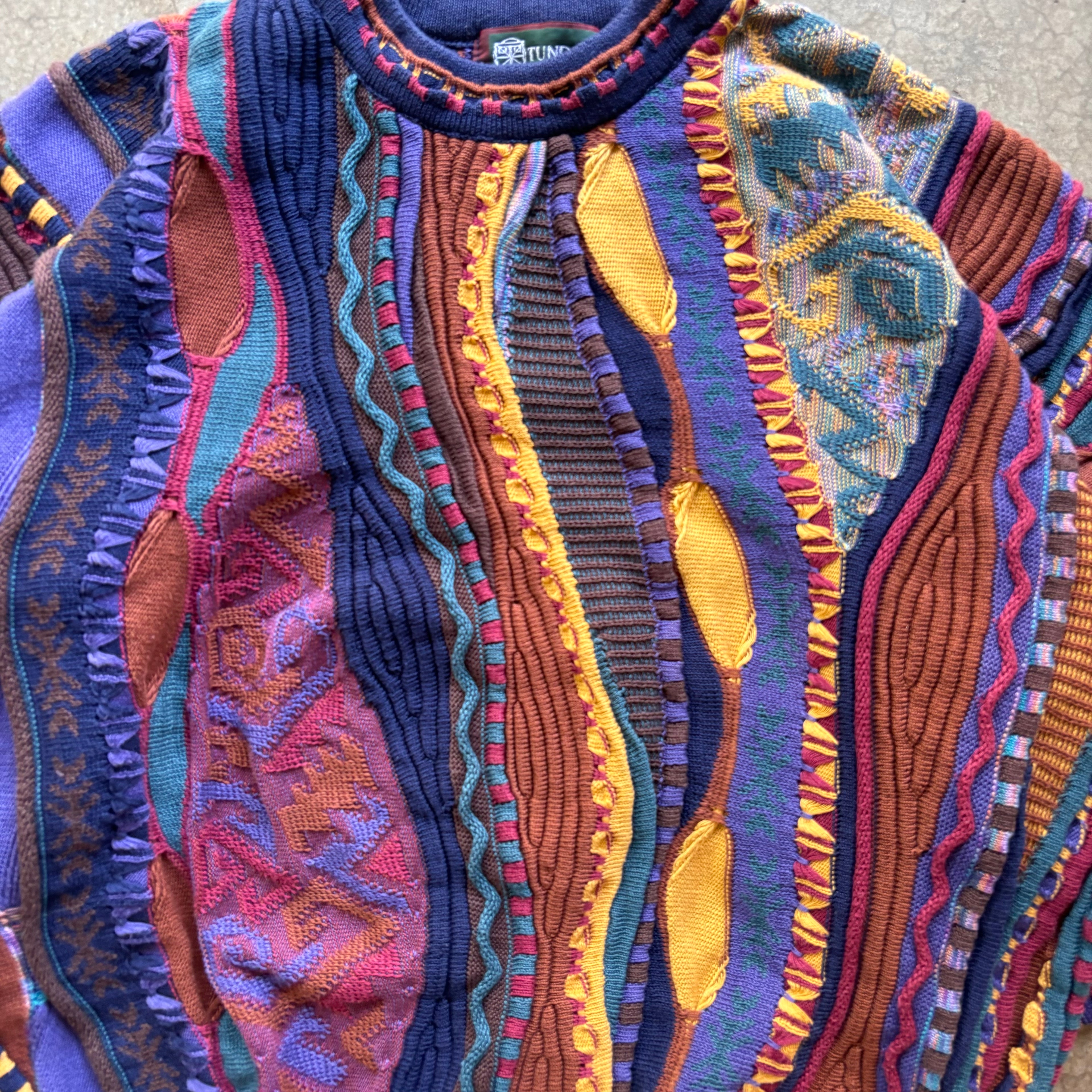 90s TUNDRA 3D KNIT SWEATER - L