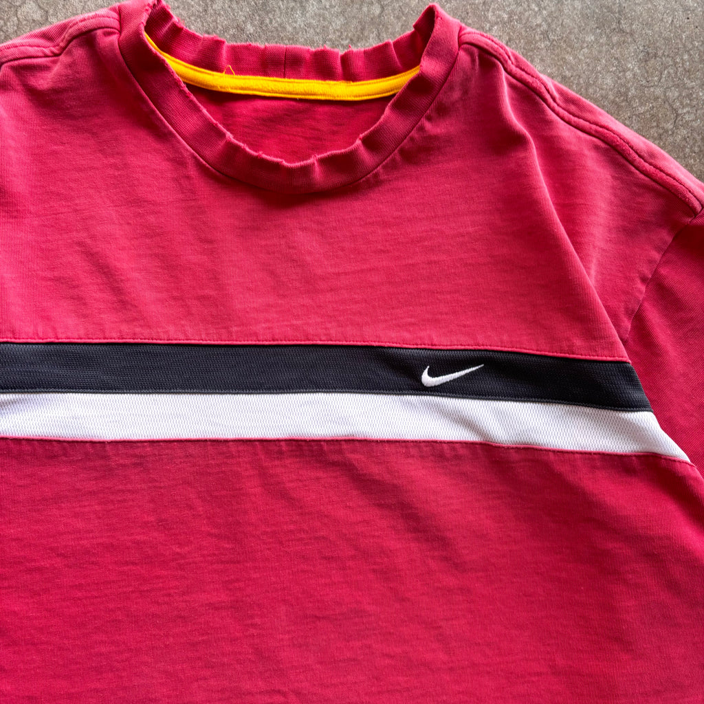 00s RED NIKE TEE - L
