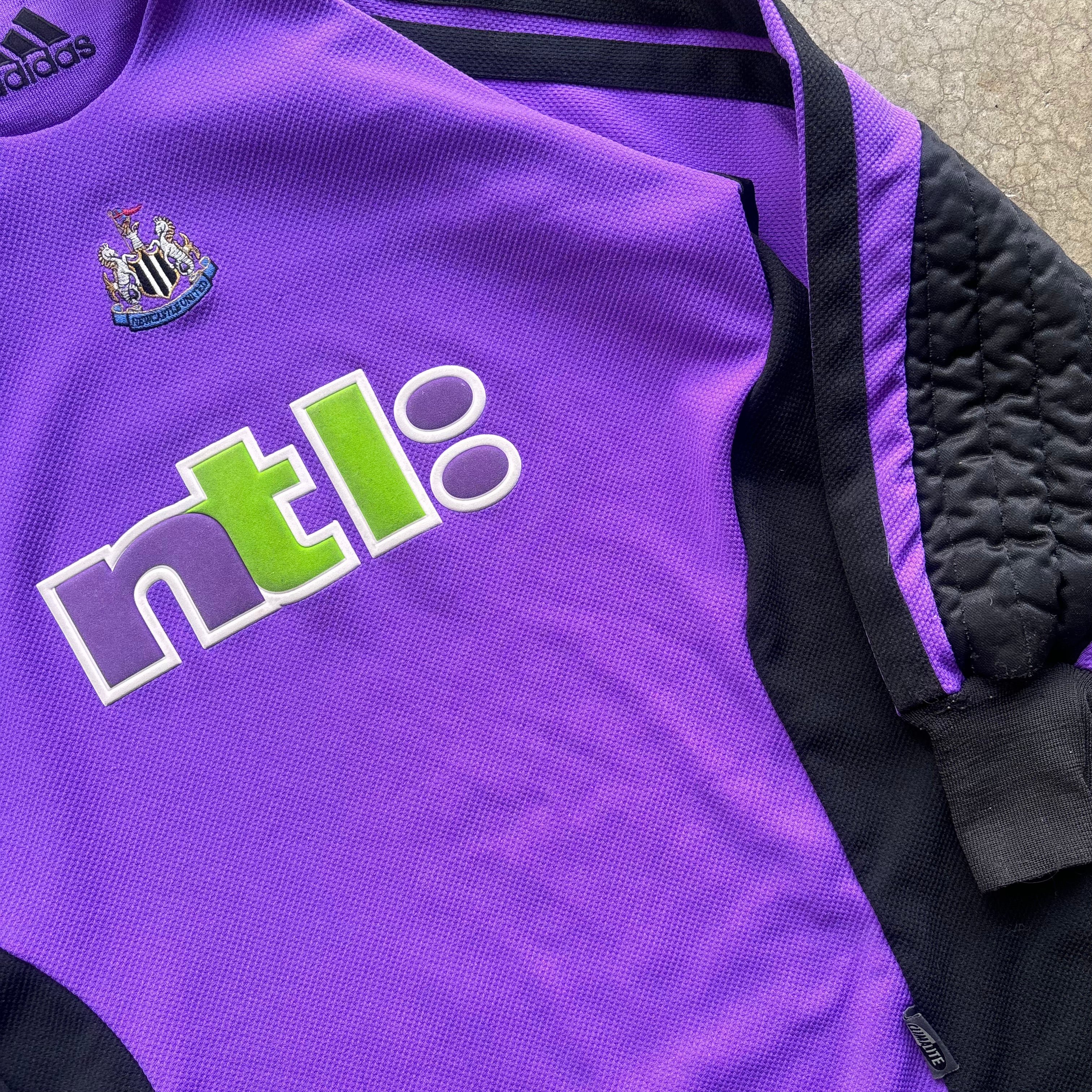 90s NEWCASTLE FC GOALIE JERSEY - L