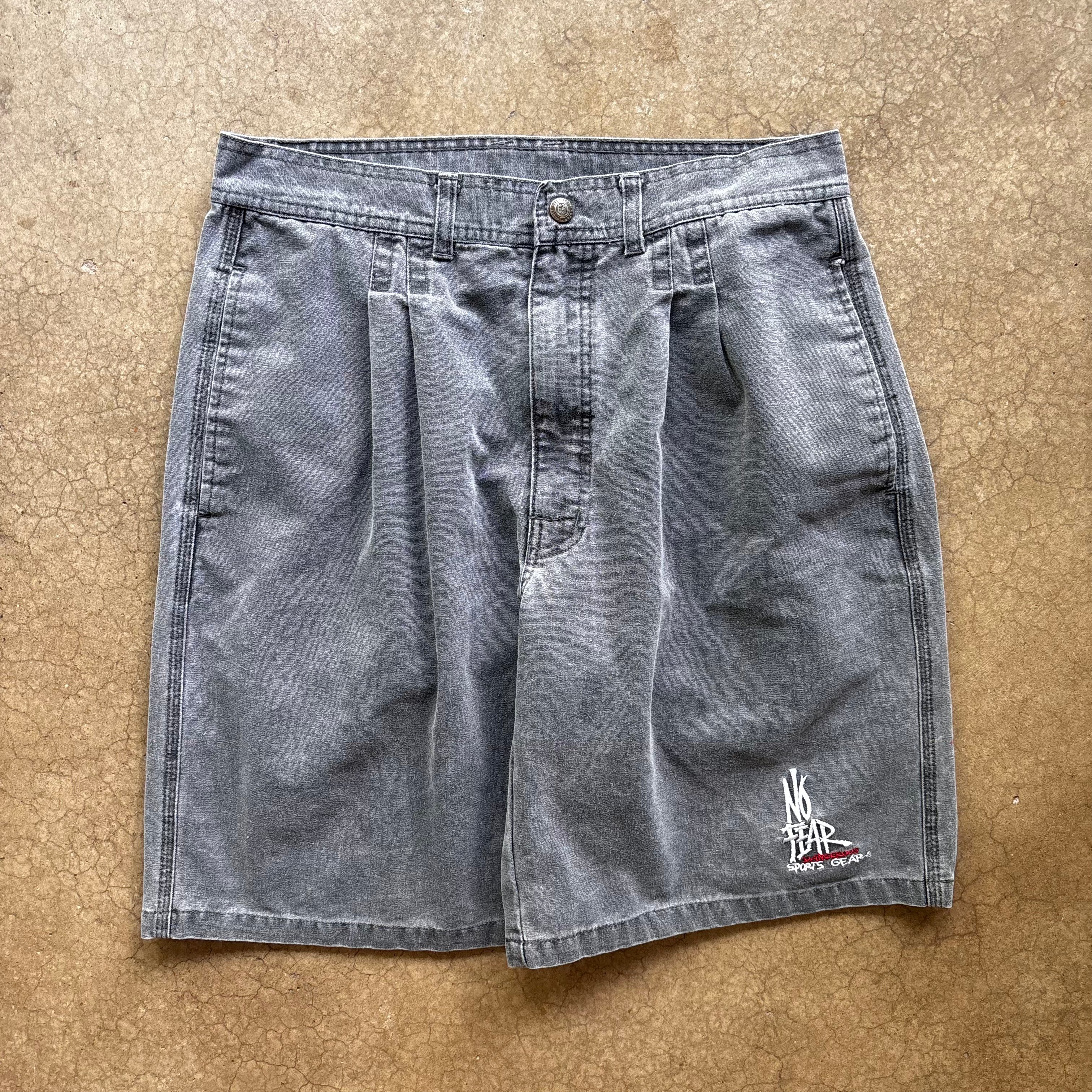90s NO FEAR SHORTS - SZ 32