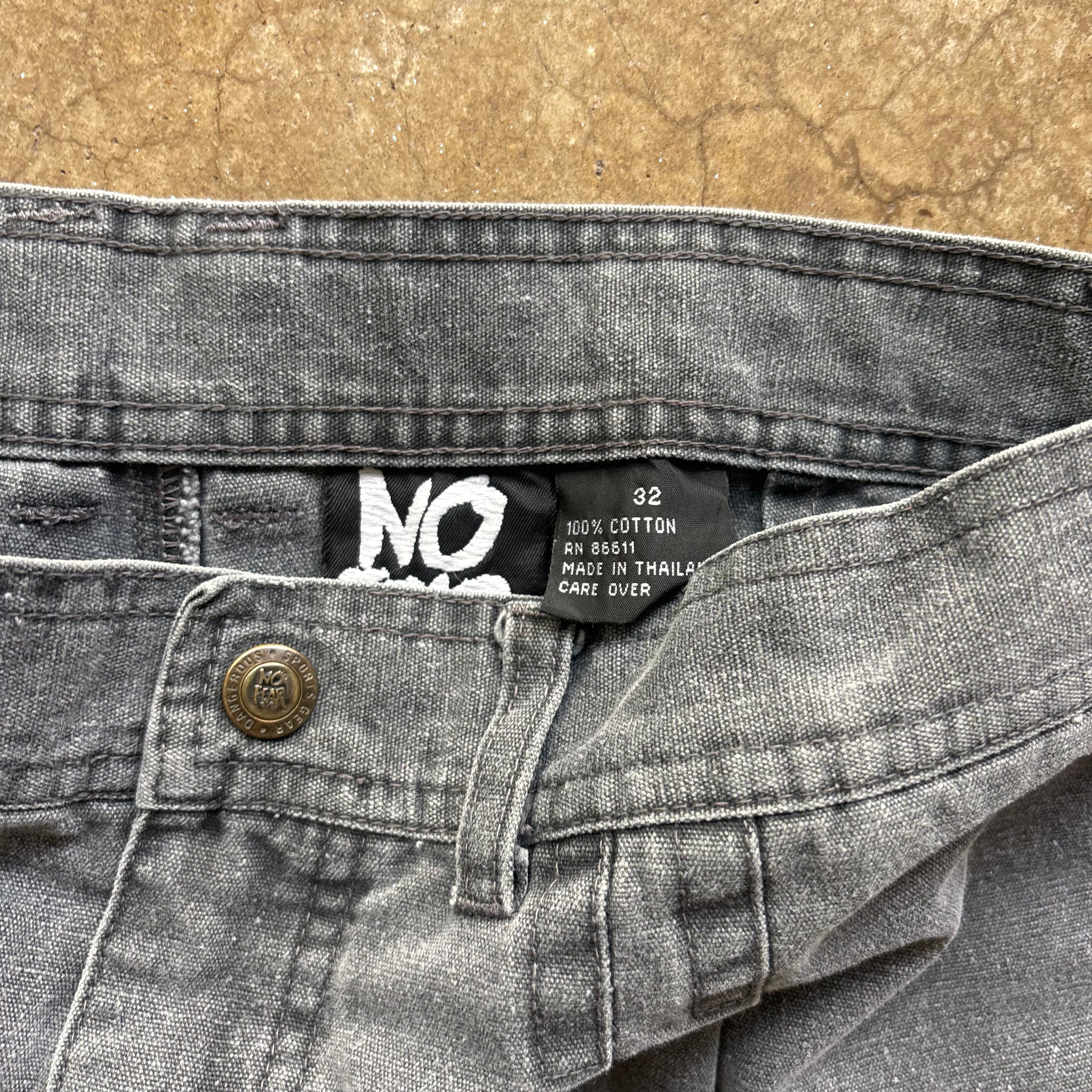 90s NO FEAR SHORTS - SZ 32
