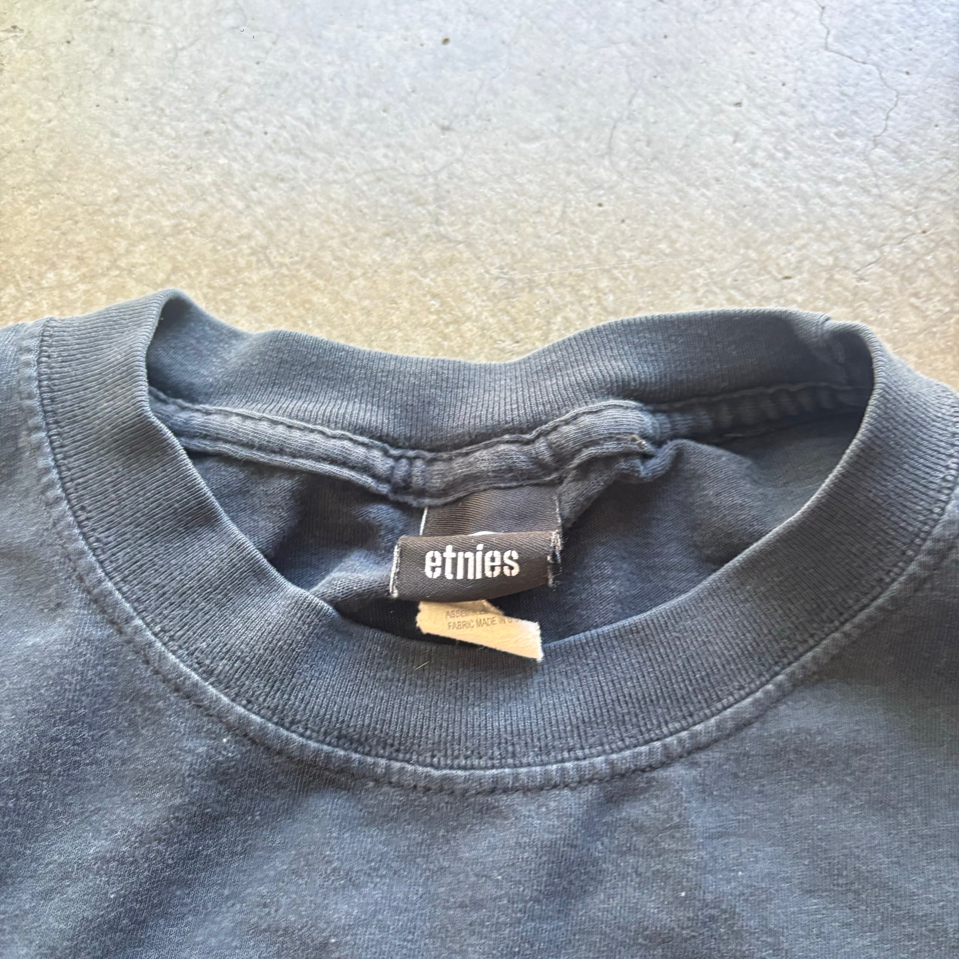 00s ETNIES SKATE TEE - XXL
