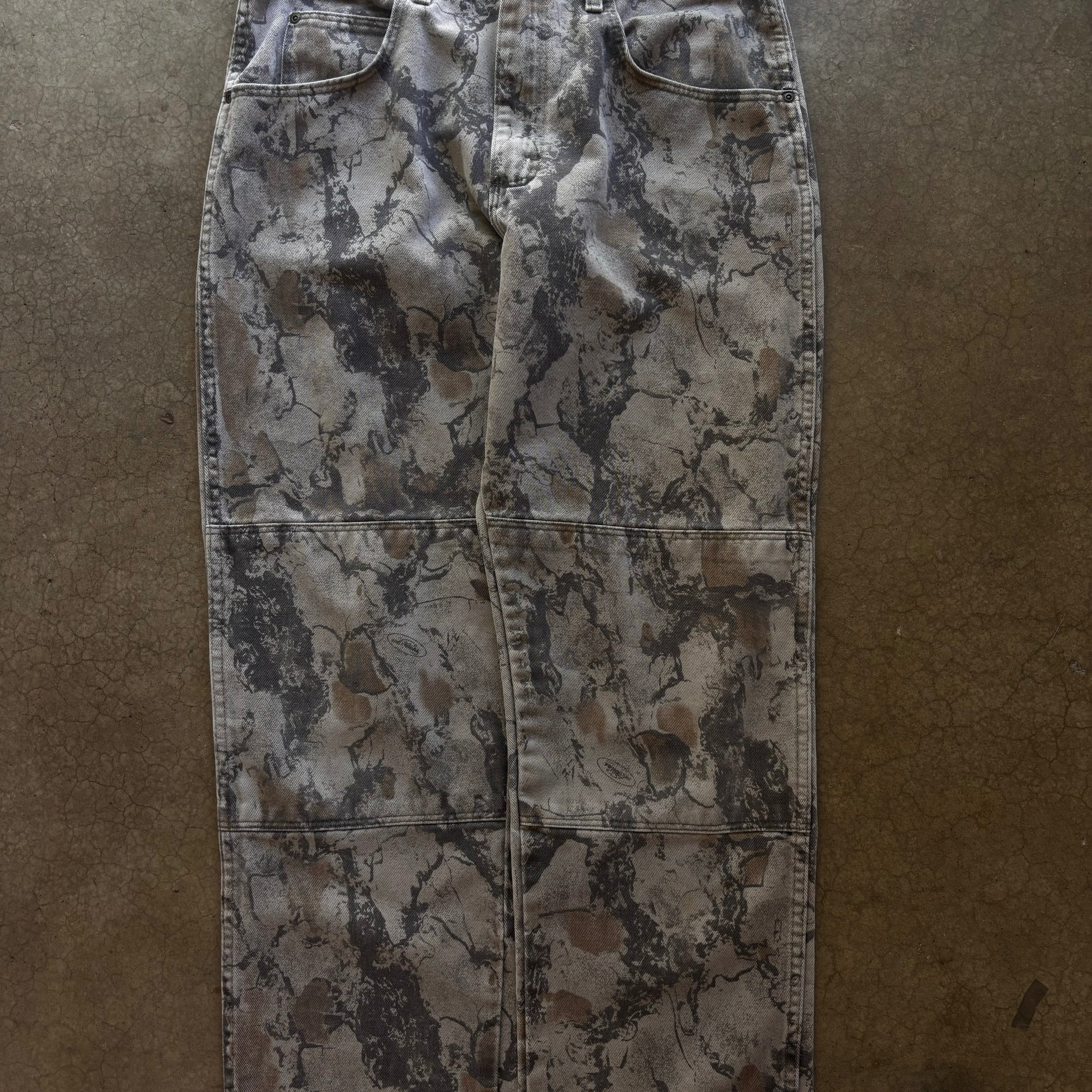 00s WRANGLER CAMO JEANS - 34”