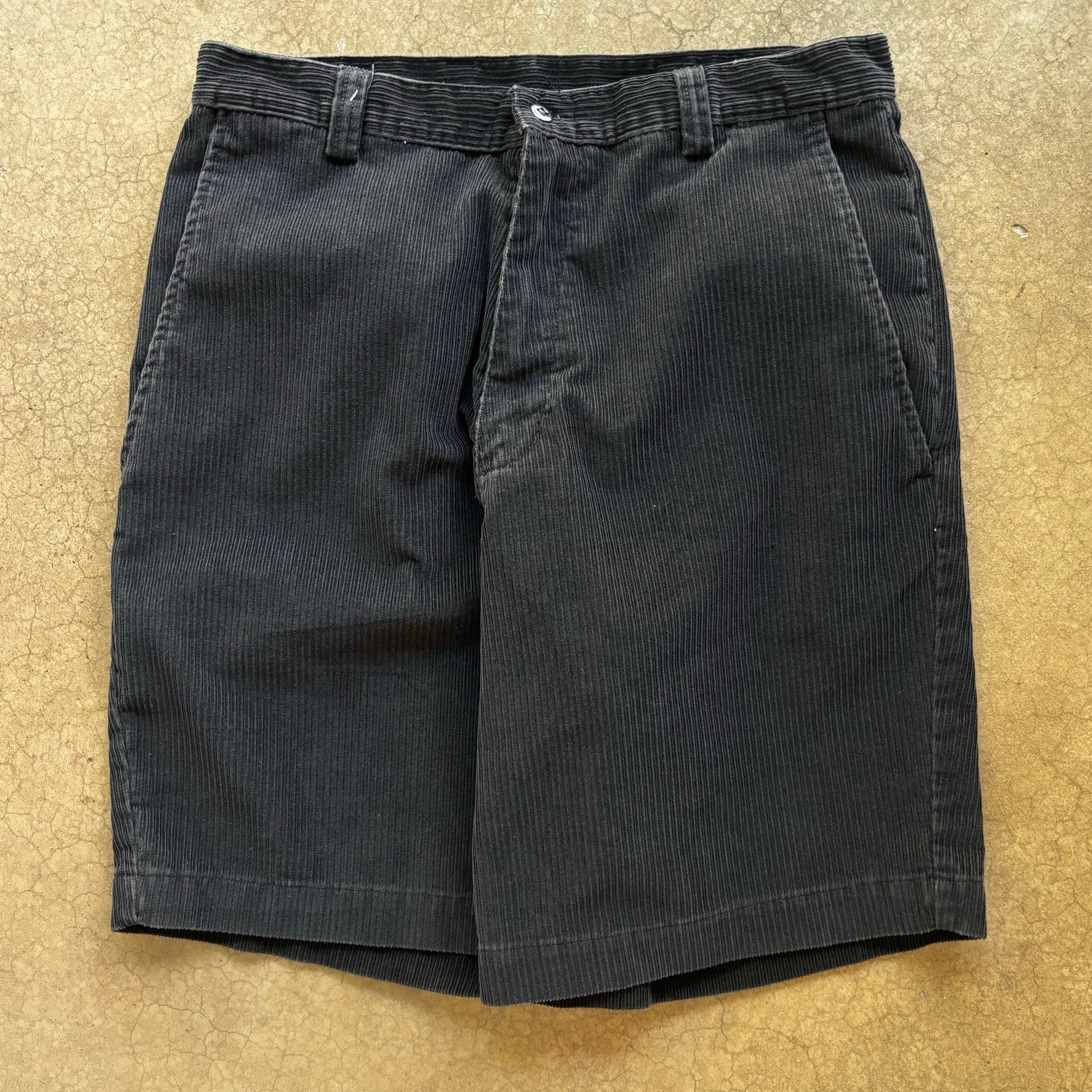 00s CORDUROY DOCKERS SHORTS - 32”