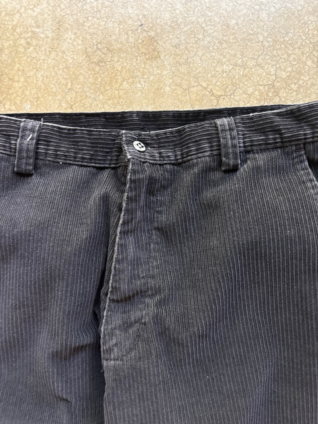 00s CORDUROY DOCKERS SHORTS - 32”